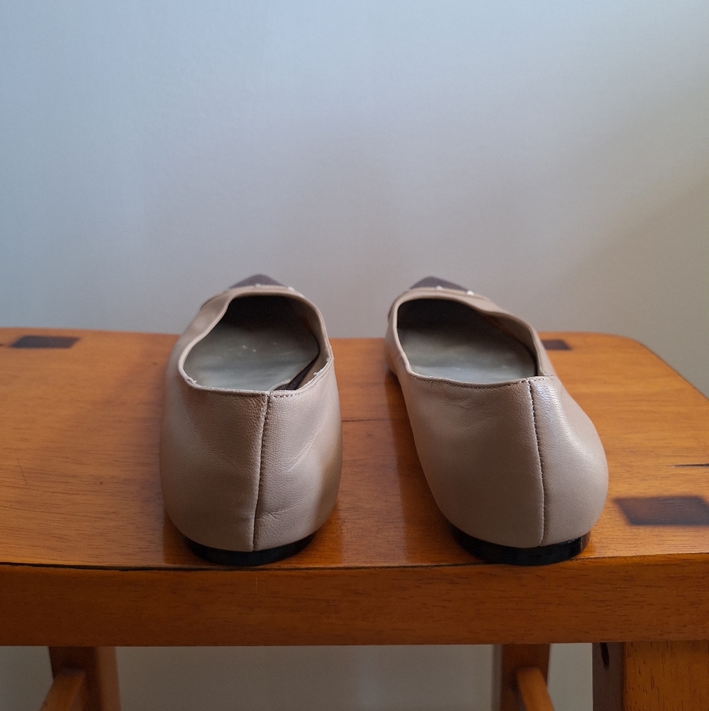 White House Black Market: Elegant pointed-toe ballet flats. Size 8.5M - Picture 4 of 10